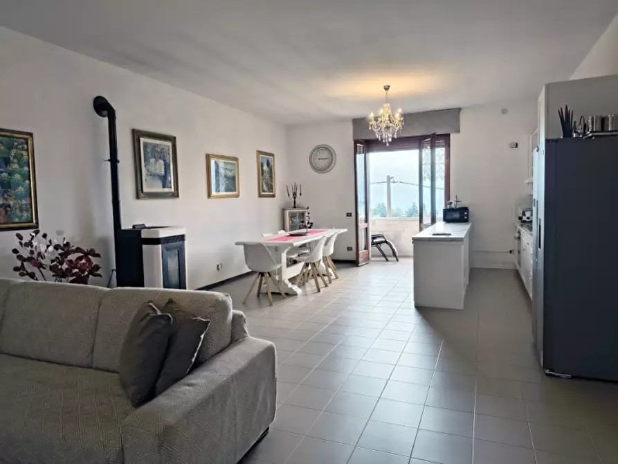 Immagine 1 di Appartamento in vendita  in Via Milano 20 a Borno