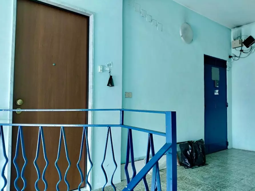 Immagine 2 di Magazzino in vendita  a Pagani