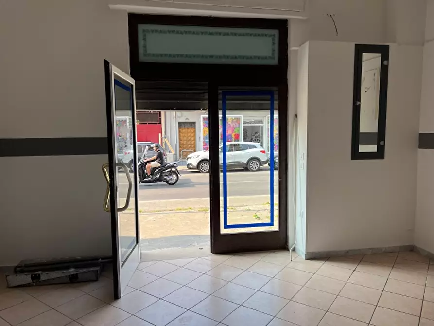Immagine 1 di Negozio in affitto  in Via Alcide de Gasperi 233 a Pagani