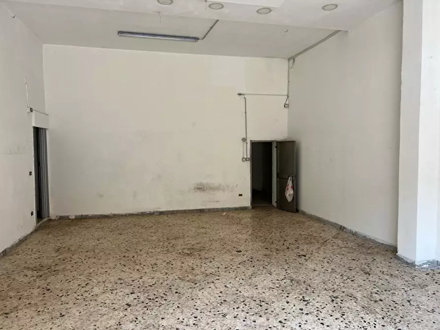 Immagine 1 di Negozio in affitto  a Pagani