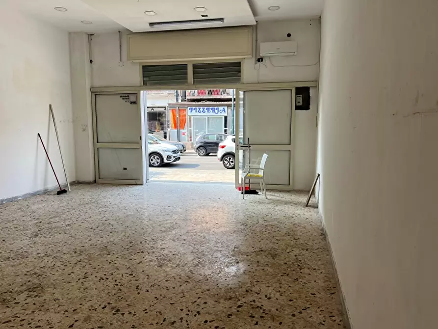 Immagine 3 di Negozio in affitto  a Pagani