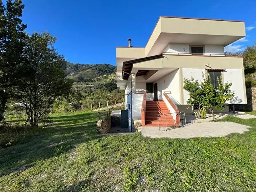 Immagine 1 di Villa in vendita  a Sarno