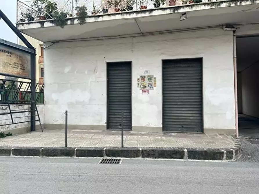 Immagine 15 di Negozio in affitto  in Via Lavorate Centro 120 a Sarno