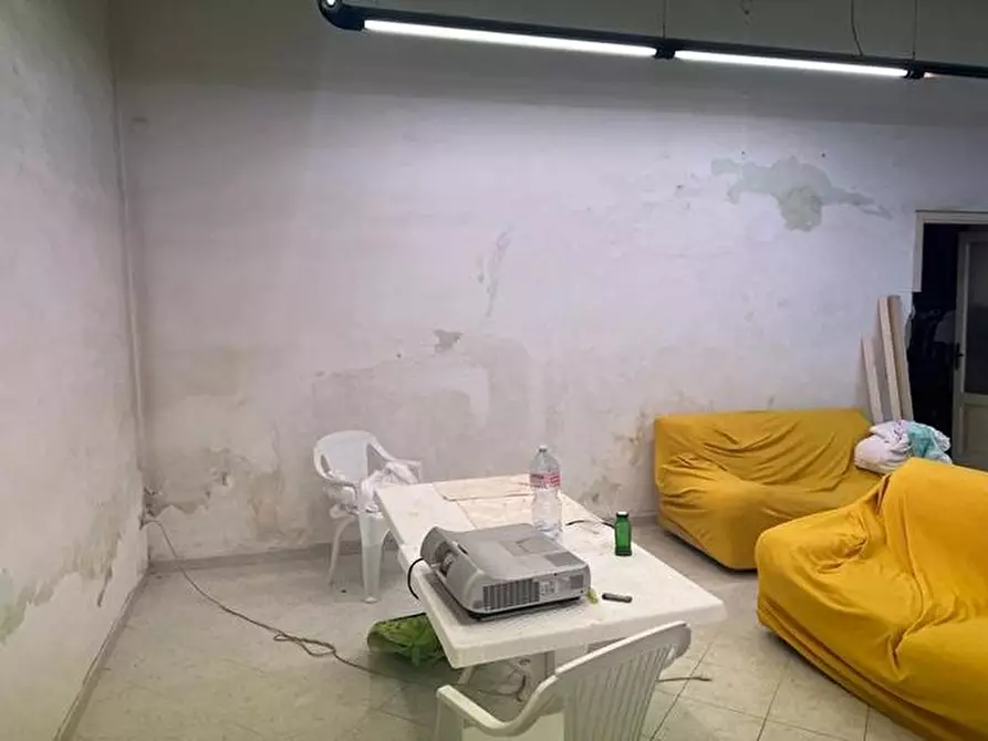 Immagine 7 di Negozio in affitto  in Via Lavorate Centro 120 a Sarno