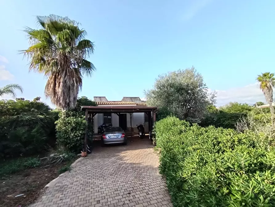 Immagine 1 di Villa in vendita  in Contrada Longarini a Siracusa