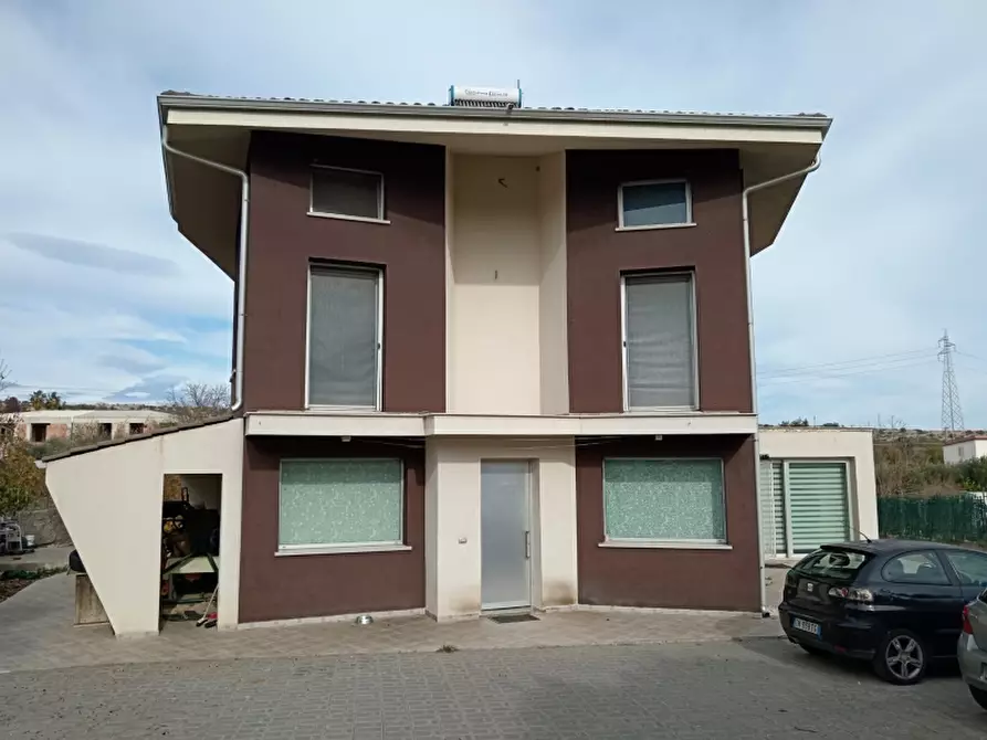 Immagine 1 di Villa in vendita  in Traversa Gebbiazza 55 a Siracusa