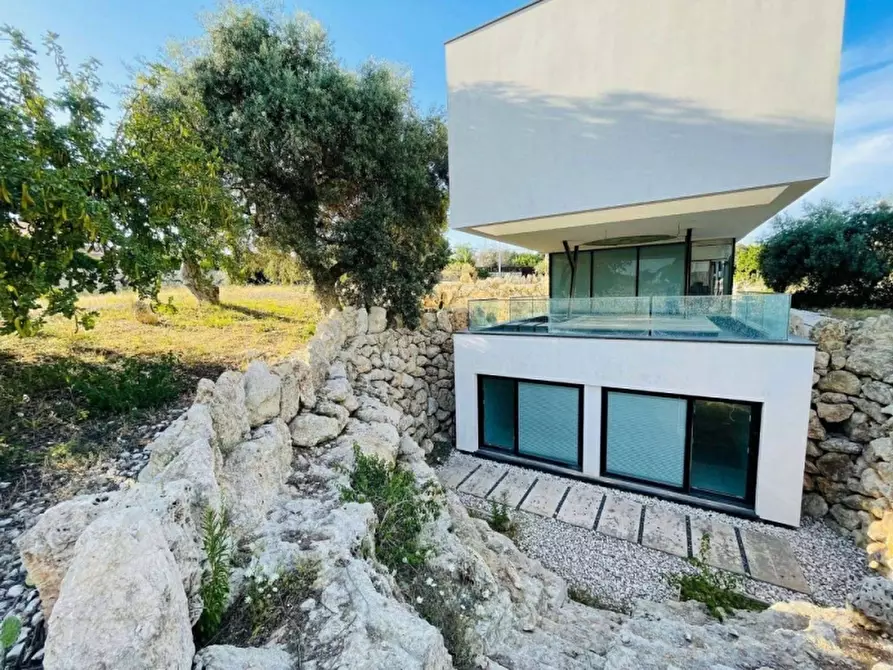 Immagine 1 di Villa in vendita  in Traversa Sinerchia a Siracusa