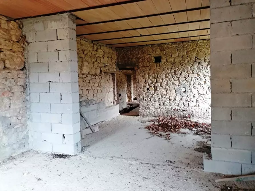 Immagine 11 di Casa indipendente in vendita  in Via Pescocupo a Sessano Del Molise