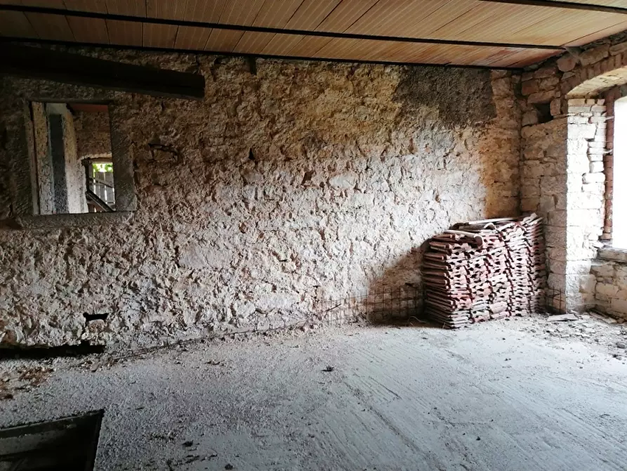 Immagine 12 di Casa indipendente in vendita  in Via Pescocupo a Sessano Del Molise