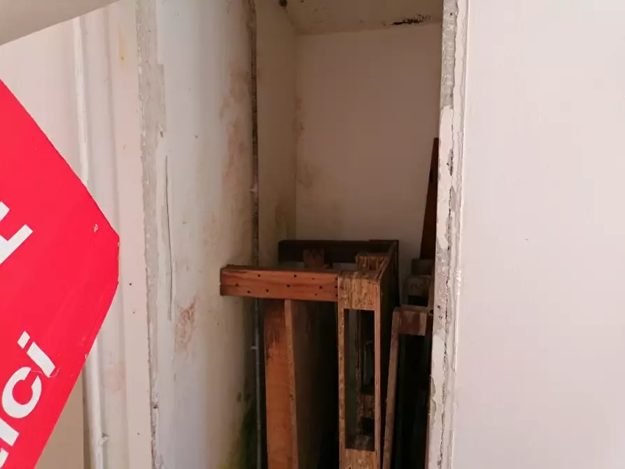 Immagine 13 di Locale commerciale in vendita  a Fornelli