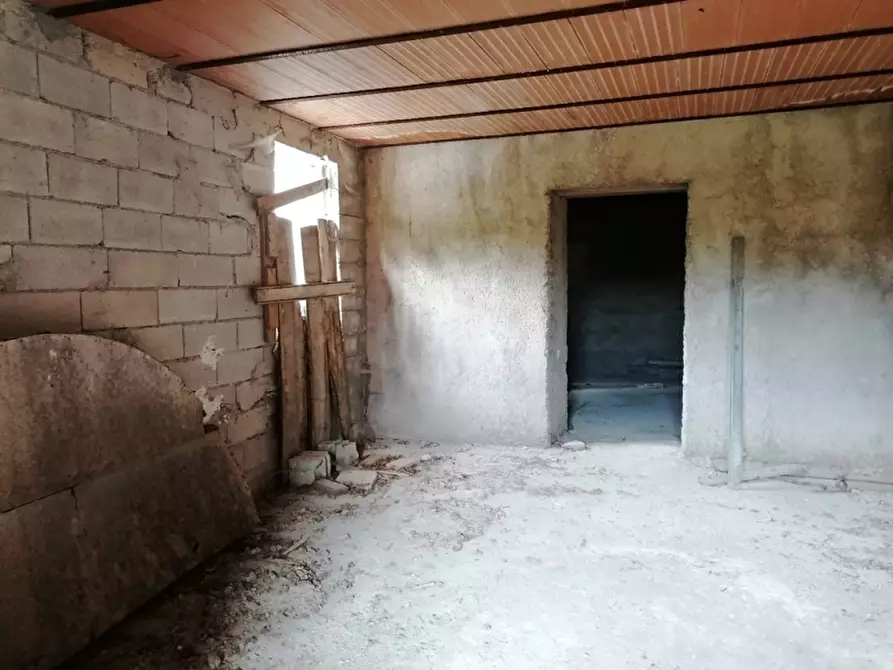 Immagine 14 di Casa indipendente in vendita  in Via Pescocupo a Sessano Del Molise