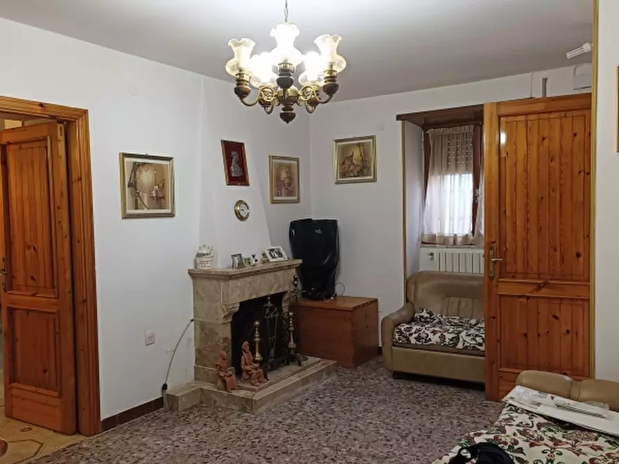 Immagine 4 di Casa indipendente in vendita  a Pescolanciano