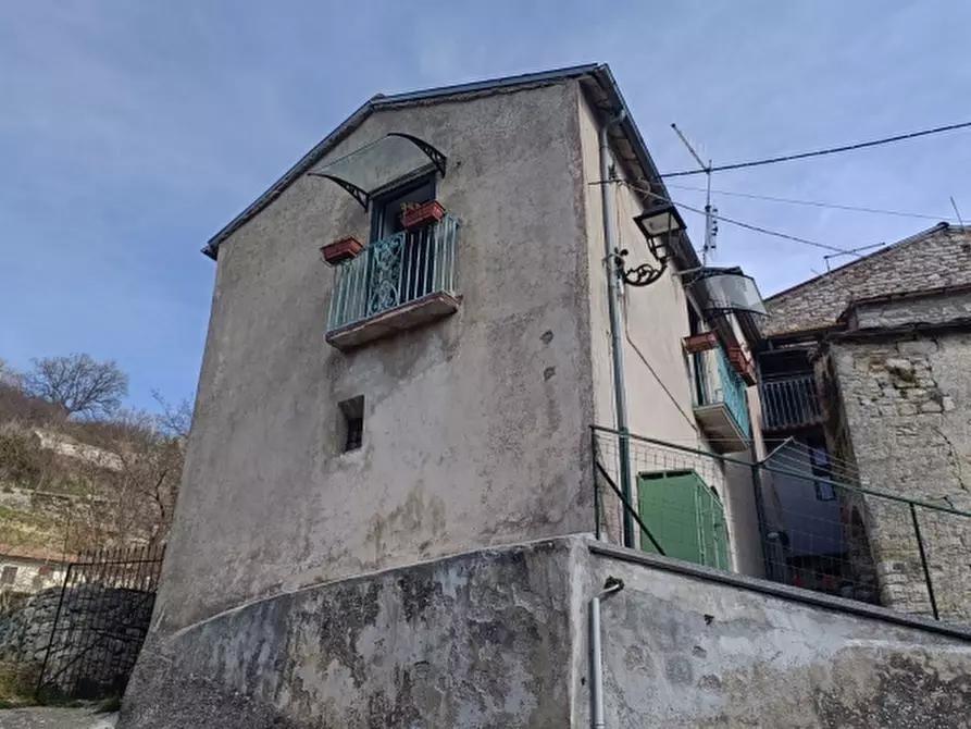 Immagine 2 di Casa indipendente in vendita  in VIA ROMA SNC a Castelpizzuto