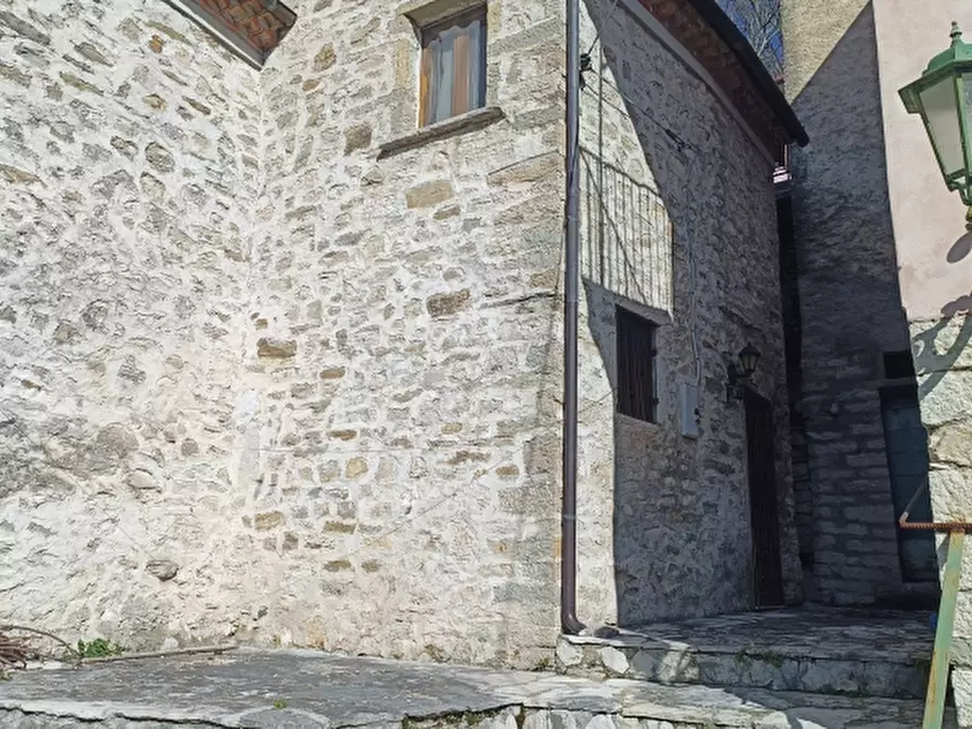 Immagine 2 di Casa indipendente in vendita  in VIA BORGO SNC a Castelpizzuto