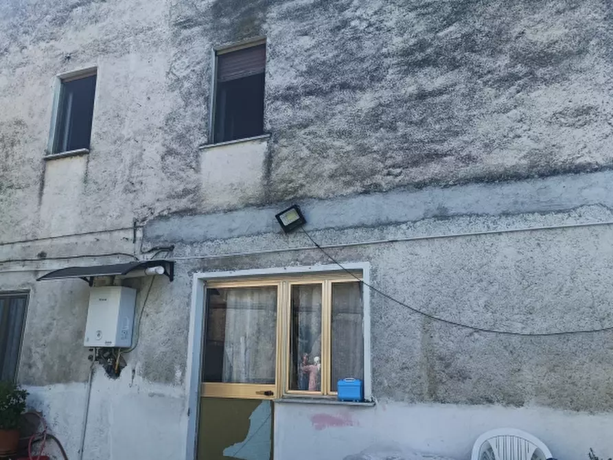 Immagine 1 di Casa indipendente in vendita  a Monteroduni