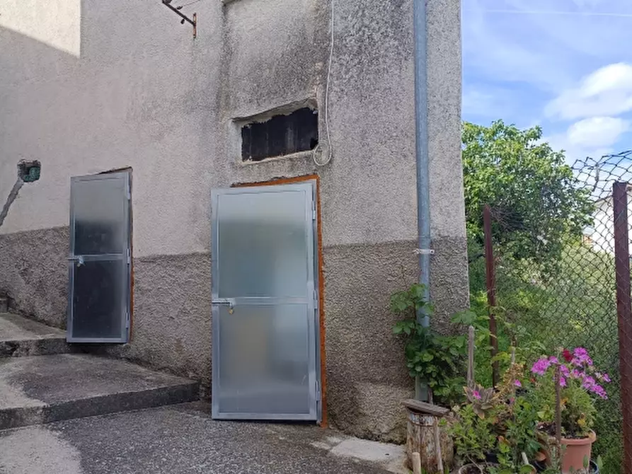 Immagine 3 di Casa indipendente in vendita  a Isernia