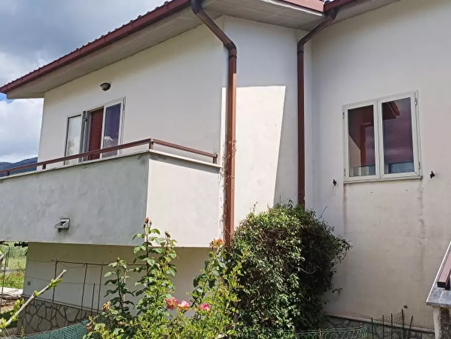 Immagine 2 di Villa in vendita  a Pesche