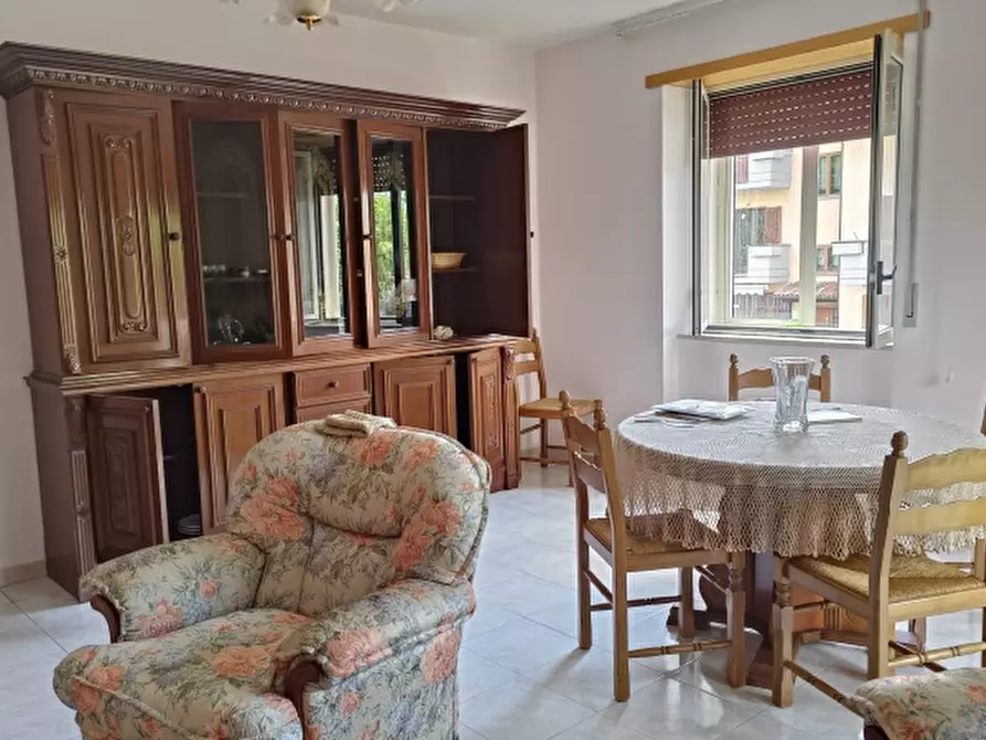 Immagine 11 di Villa in vendita  a Pesche