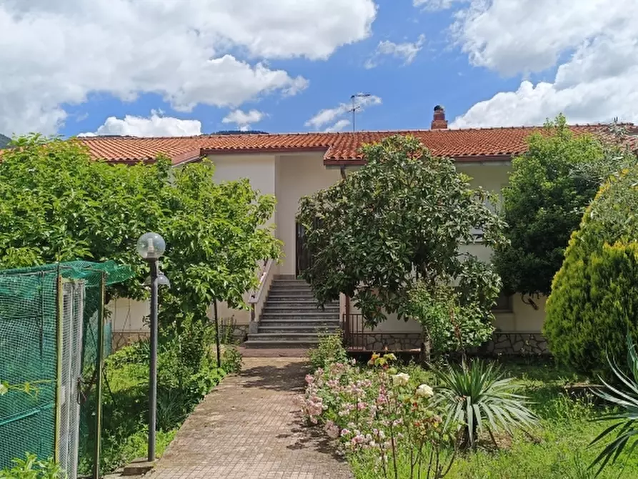 Immagine 3 di Villa in vendita  a Pesche