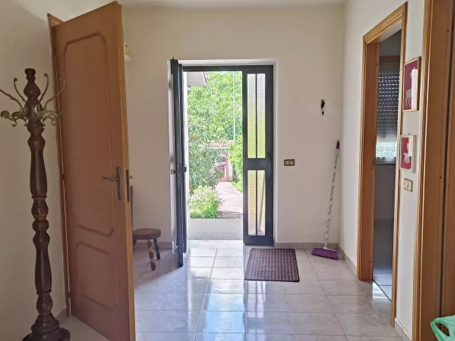 Immagine 32 di Villa in vendita  a Pesche