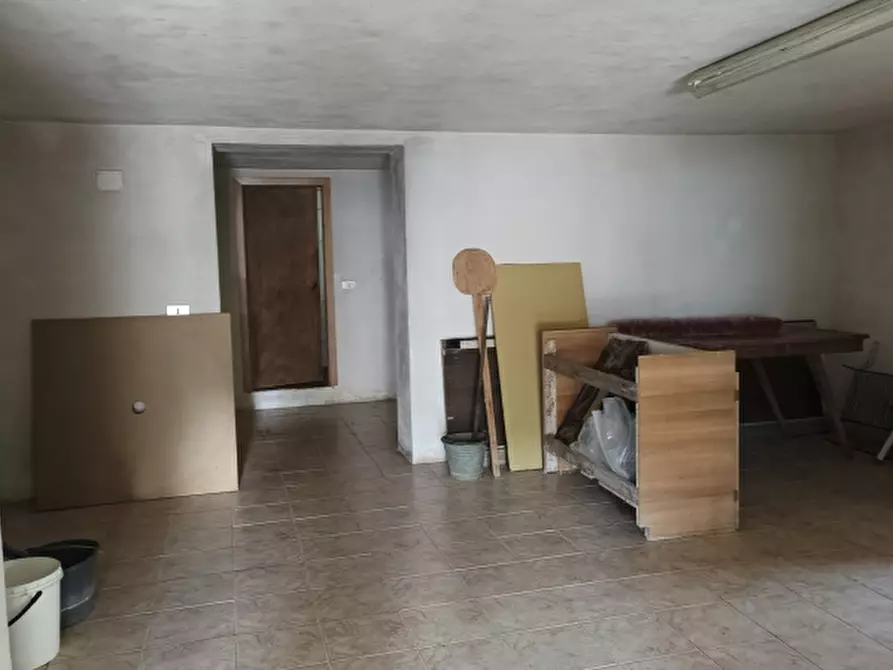 Immagine 36 di Villa in vendita  a Pesche