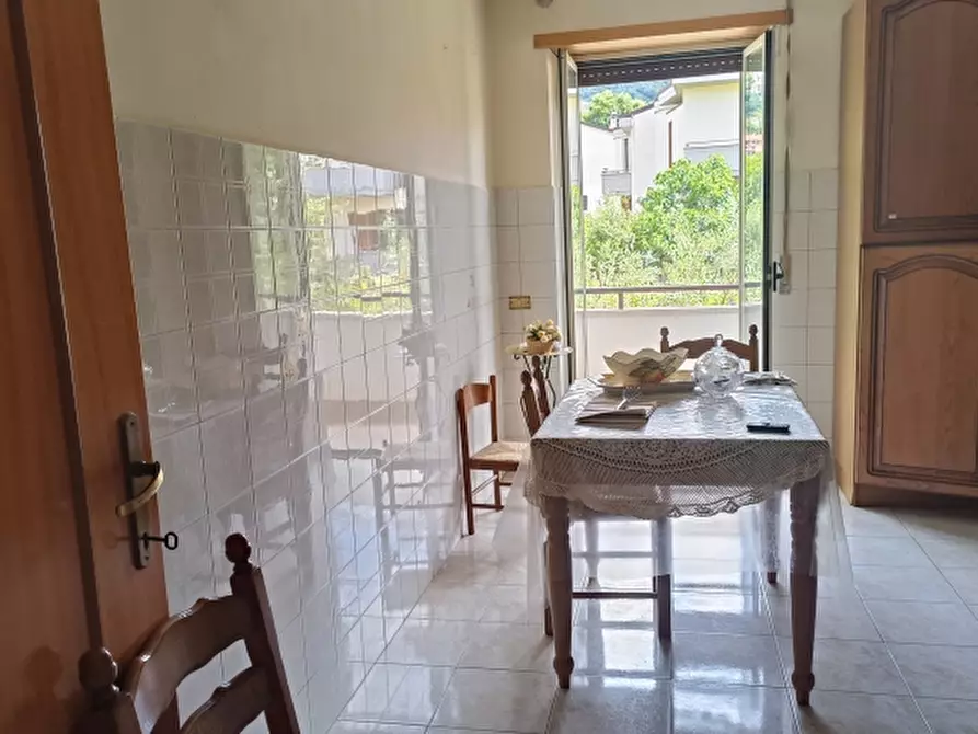 Immagine 5 di Villa in vendita  a Pesche