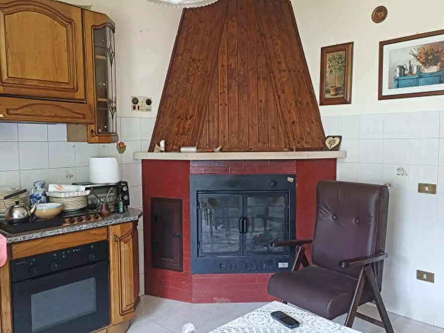 Immagine 6 di Villa in vendita  a Pesche