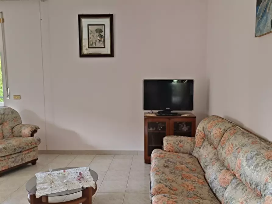 Immagine 10 di Villa in vendita  a Pesche