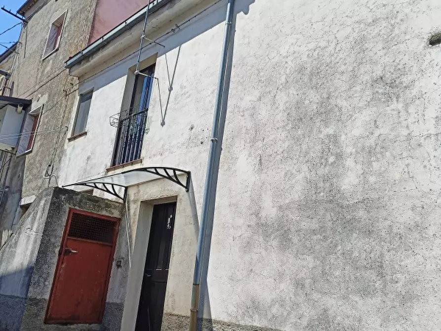 Immagine 1 di Casa indipendente in vendita  a Sessano Del Molise