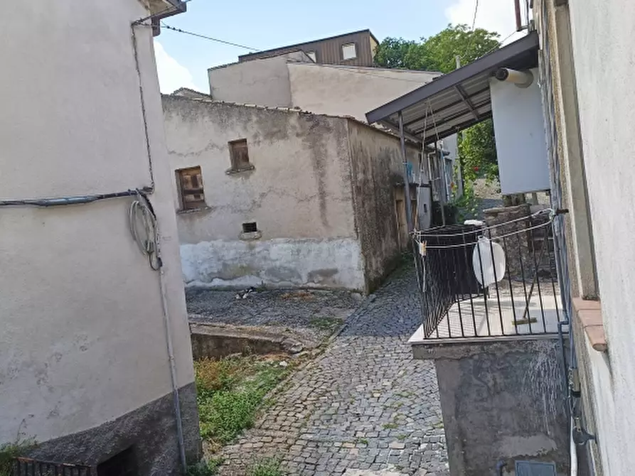 Immagine 3 di Casa indipendente in vendita  a Sessano Del Molise