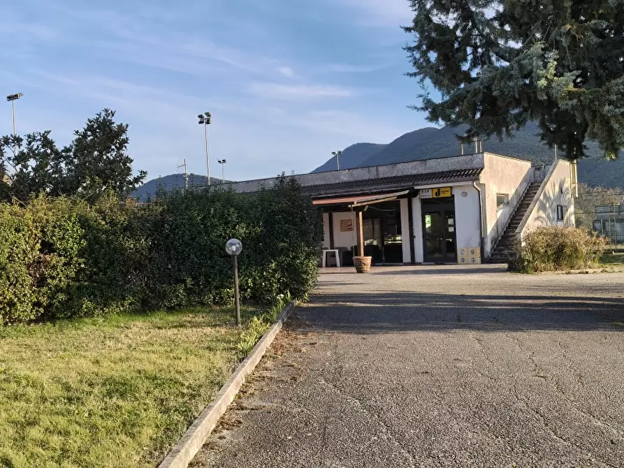 Immagine 1 di Attività commerciale in vendita  a Macchia D'isernia