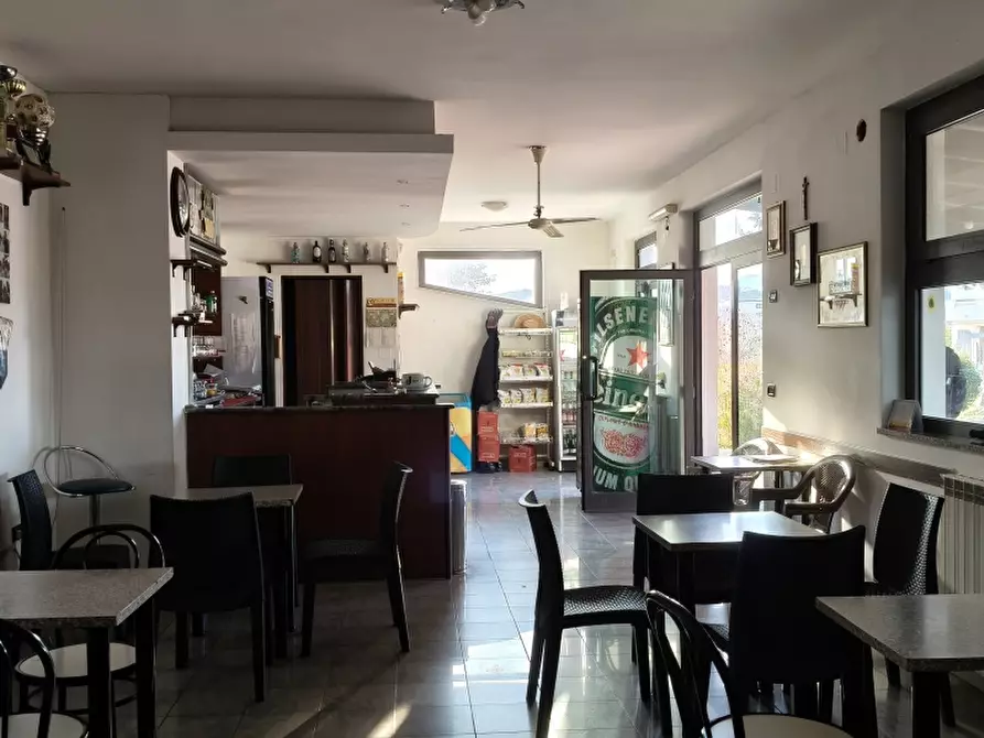 Immagine 7 di Attività commerciale in vendita  a Macchia D'isernia