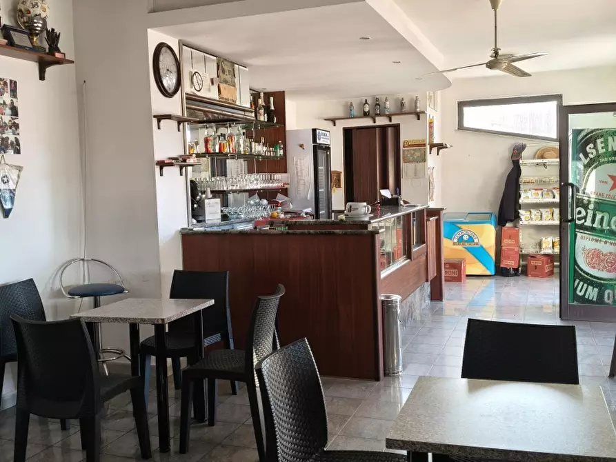 Immagine 8 di Attività commerciale in vendita  a Macchia D'isernia