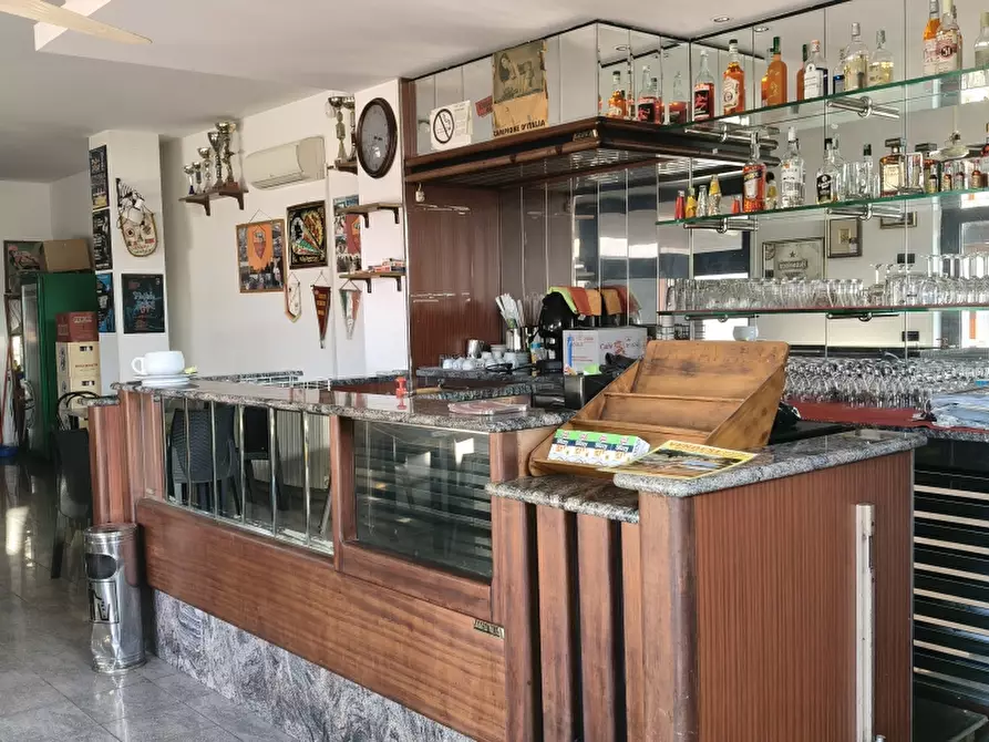 Immagine 9 di Attività commerciale in vendita  a Macchia D'isernia