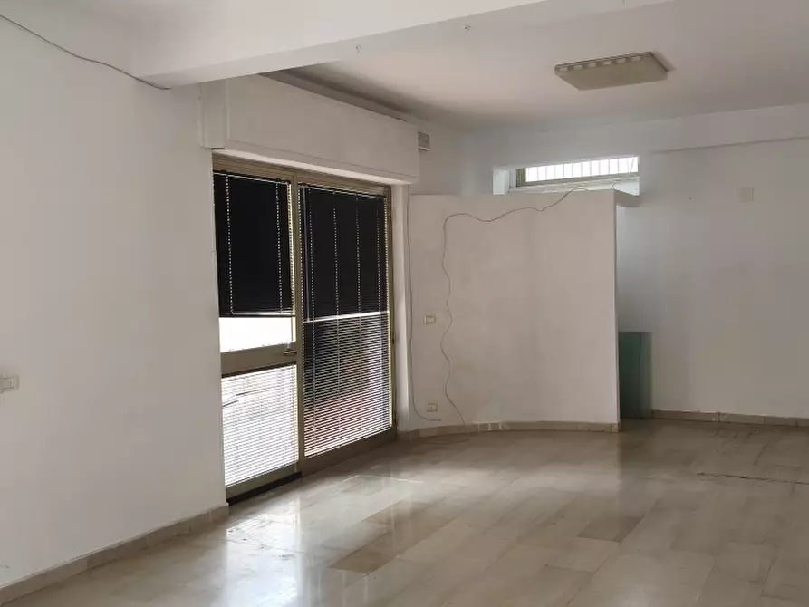 Immagine 12 di Locale commerciale in vendita  a Isernia