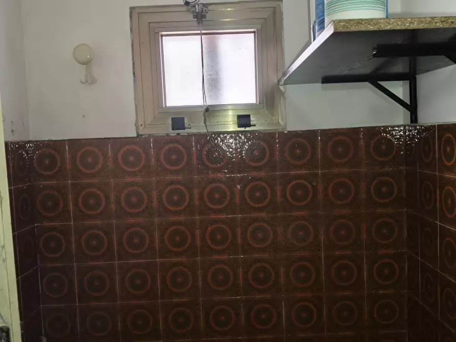 Immagine 16 di Locale commerciale in vendita  a Isernia