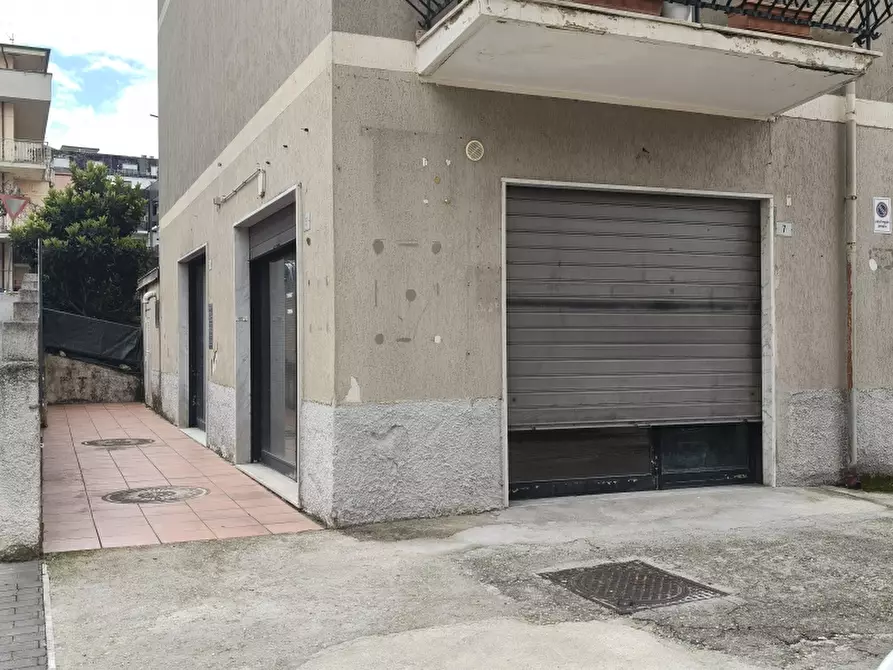 Immagine 17 di Locale commerciale in vendita  a Isernia