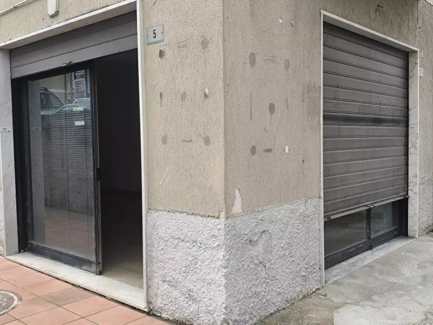 Immagine 6 di Locale commerciale in vendita  a Isernia