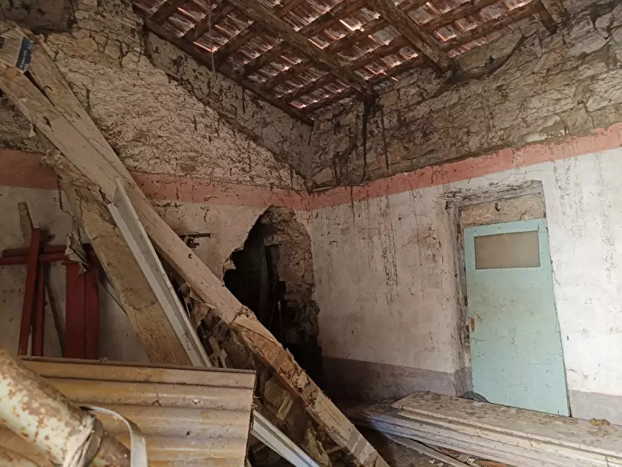 Immagine 13 di Casa indipendente in vendita  a Isernia