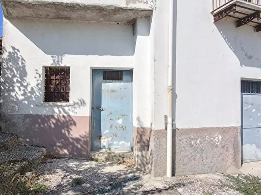 Immagine 19 di Casa indipendente in vendita  a Isernia