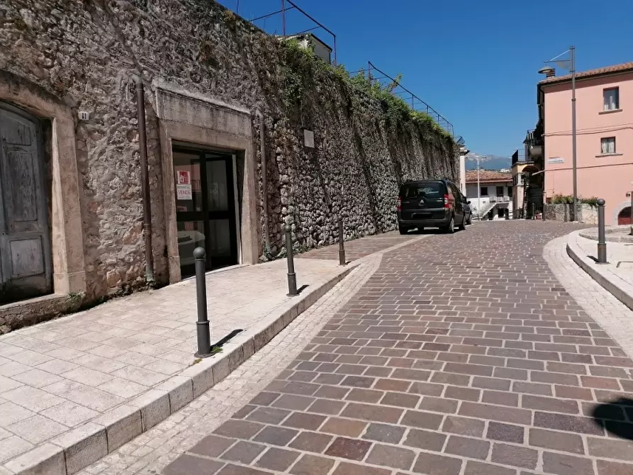 Immagine 4 di Locale commerciale in vendita  a Fornelli