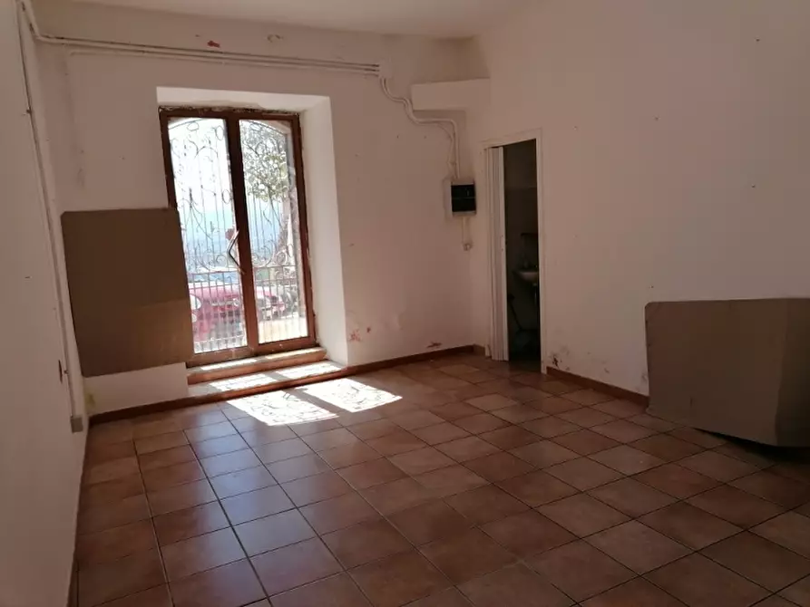 Immagine 6 di Locale commerciale in vendita  a Fornelli