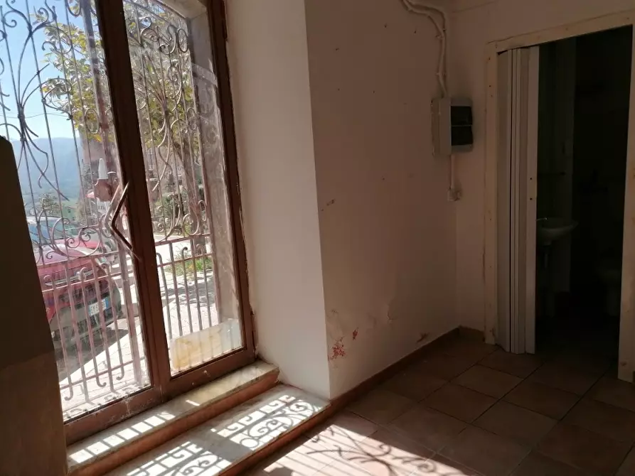 Immagine 7 di Locale commerciale in vendita  a Fornelli