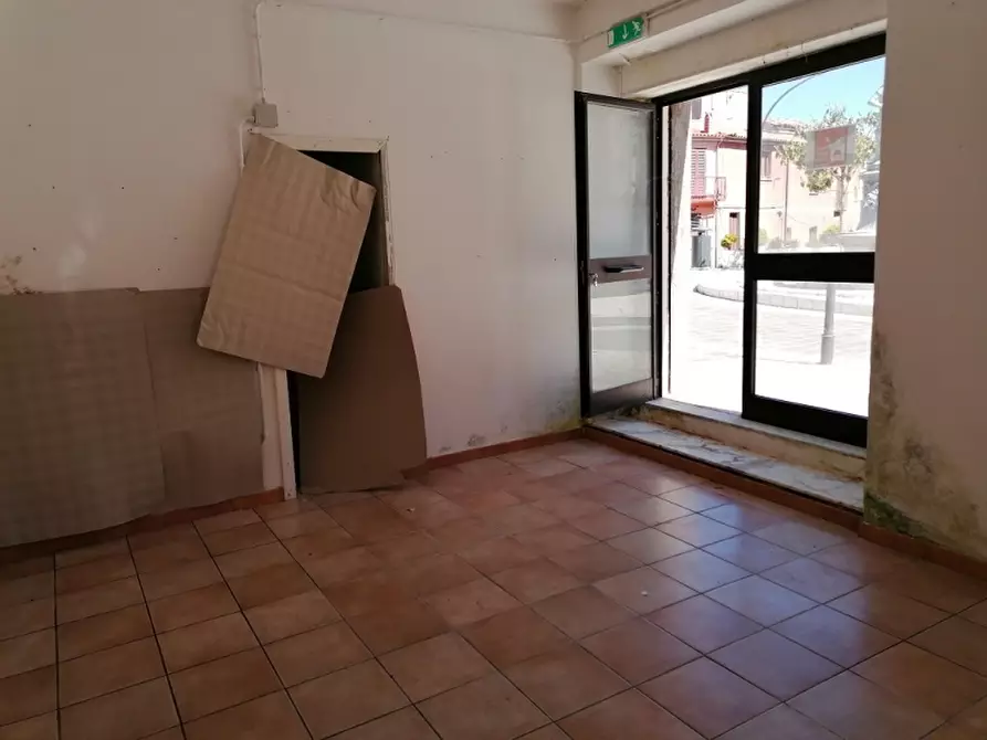 Immagine 9 di Locale commerciale in vendita  a Fornelli
