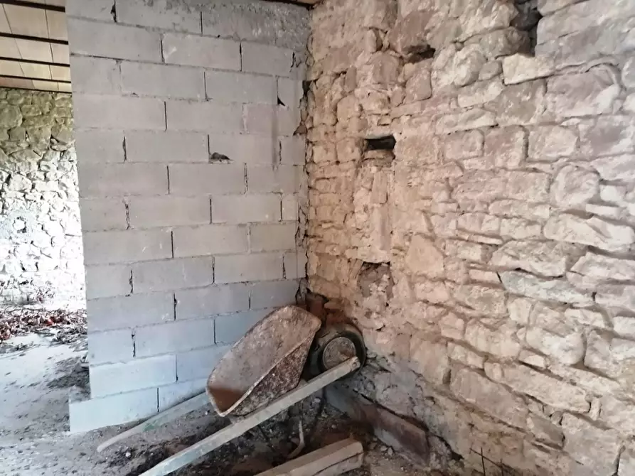 Immagine 10 di Casa indipendente in vendita  in Via Pescocupo a Sessano Del Molise