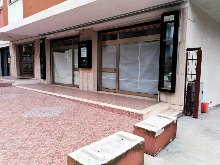 Immagine 2 di Locale commerciale in vendita  in Stada Statale 85 Venafrana a Isernia