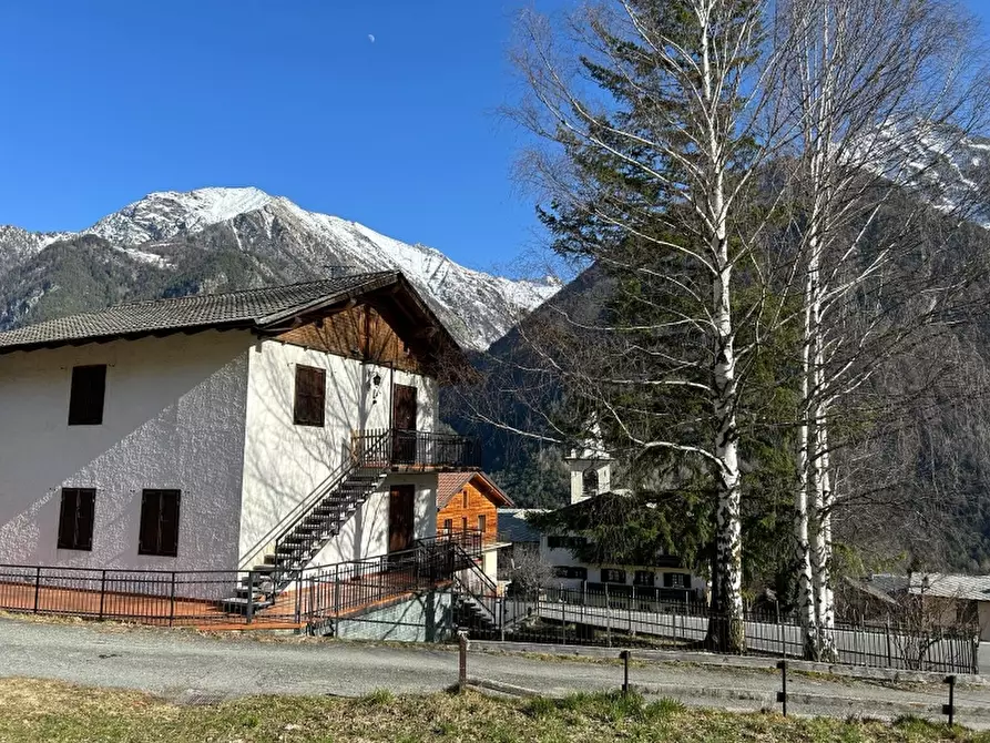 Immagine 3 di Villa in vendita  a Challand-Saint-Anselme