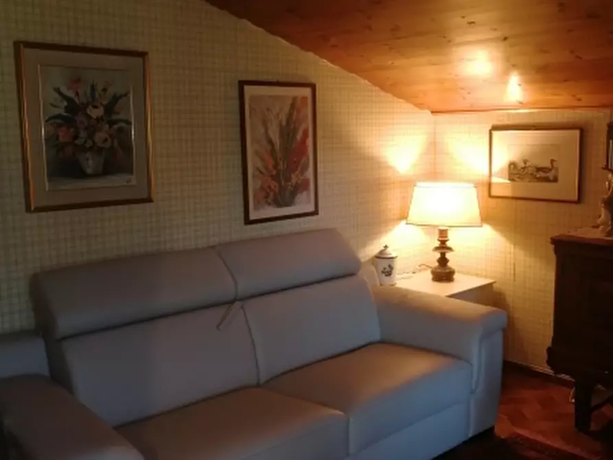 Immagine 2 di Mansarda in affitto  in LOC VILLA a Challand-Saint-Victor