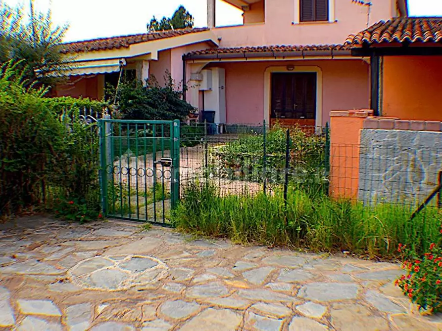 Immagine 11 di Villetta a schiera in affitto  in Via Como a San Teodoro