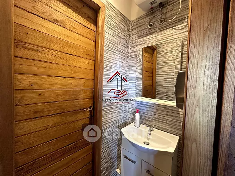 Immagine 17 di Attività commerciale in vendita  in Via della Magliana a Roma